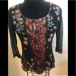 NWOT Floral Lace EDISTA SzL TOP